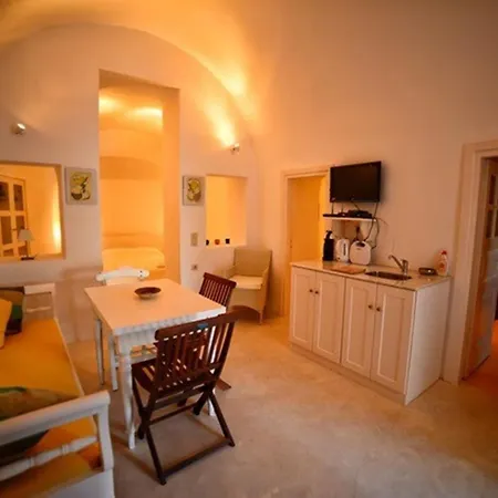 Villa Serendipity Oia Santorini Caldera Views Hot Tub 2 Bedrooms Villa *