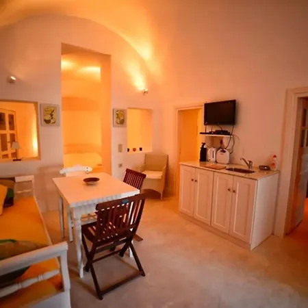 Villa Serendipity Oia Santorini Caldera Views Hot Tub 2 Bedrooms