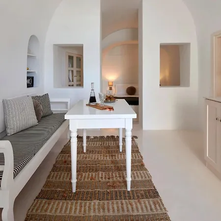 Serendipity Oia Santorini Caldera Views Hot Tub 2 Bedrooms Vila
