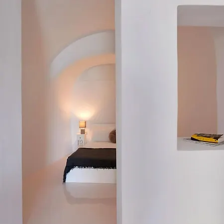 Vila Serendipity Oia Santorini Caldera Views Hot Tub 2 Bedrooms Tholos (Santorini)