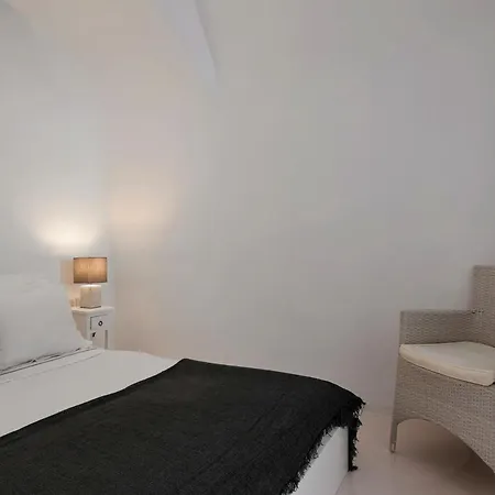 Serendipity Oia Santorini Caldera Views Hot Tub 2 Bedrooms