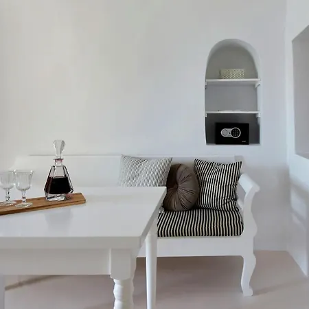 Serendipity Oia Santorini Caldera Views Hot Tub 2 Bedrooms